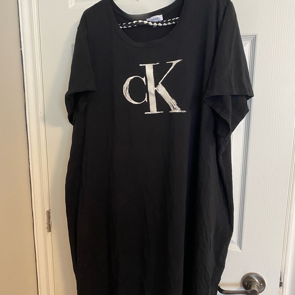 Calvin Klein t-shirt dress - like new - Picture 1 of 1